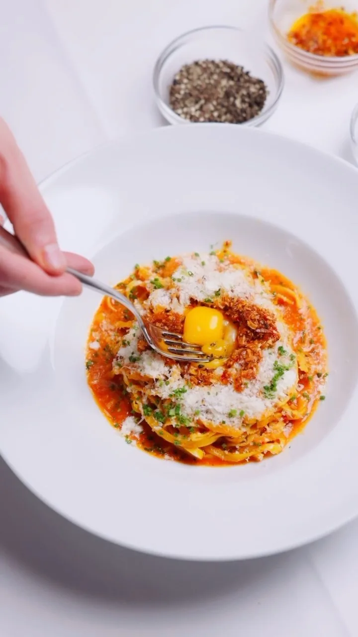 How many times have you watched that egg pop 🥚🍳